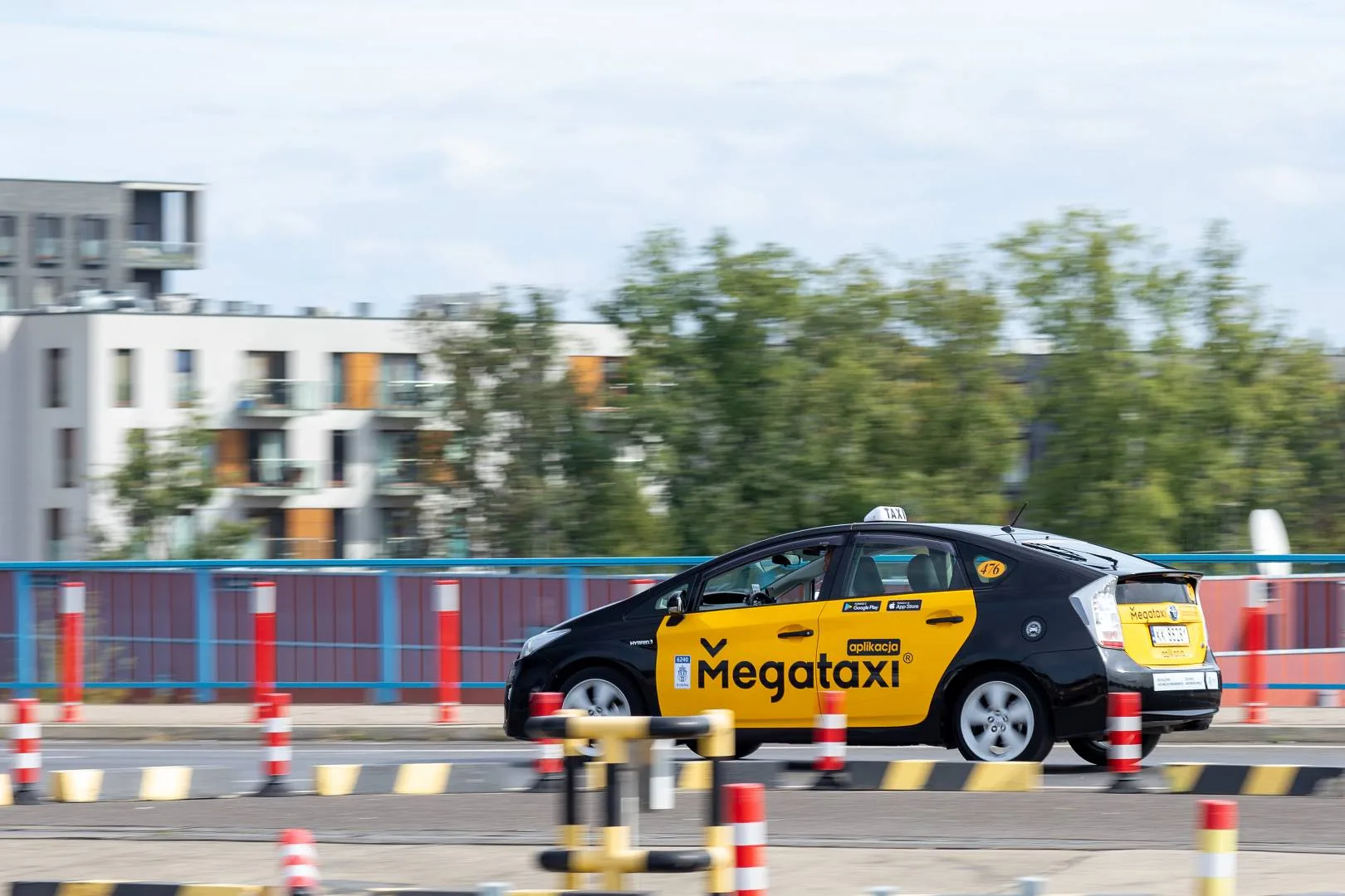 Taksówka w Krakowie odpali Ci auto za 50 zł. I to nie jedyna rzecz, o której nie wiesz